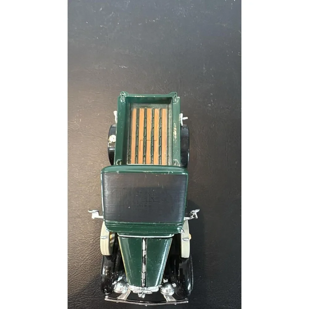 National Motor Museum  1931 Ford Model A Pickup Truck Green  Diecast Model